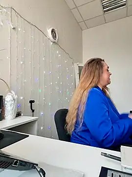 Juicy PeachLux online show from April 22, 5:59 am