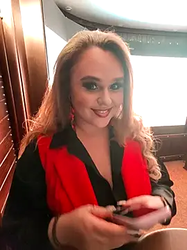 Juicy PeachLux online show from April 25, 3:53 pm