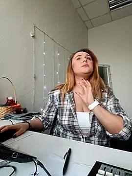 Juicy PeachLux online show from October 9, 10:19 am