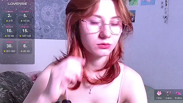 Snapshot of Cute_Cate404 chatting on September 23, 2:43 am Cute Cate404 online show from September 23, 2:43 am