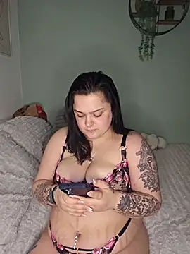 Saucy-Serenity online show from February 11, 9:05 pm