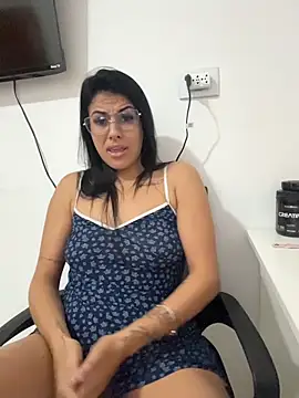 jheicylli online show from April 25, 1:41 pm