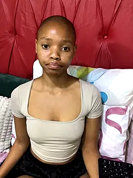 Snapshot of BondiBitch chatting on October 8, 11:42 pm BondiBitch online show from October 8, 11:42 pm