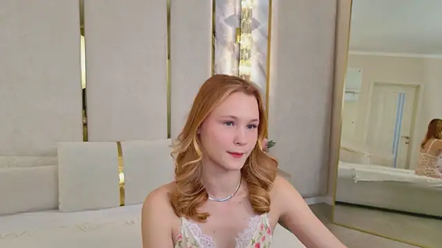 AmeliRoyse online show from April 25, 5:32 pm