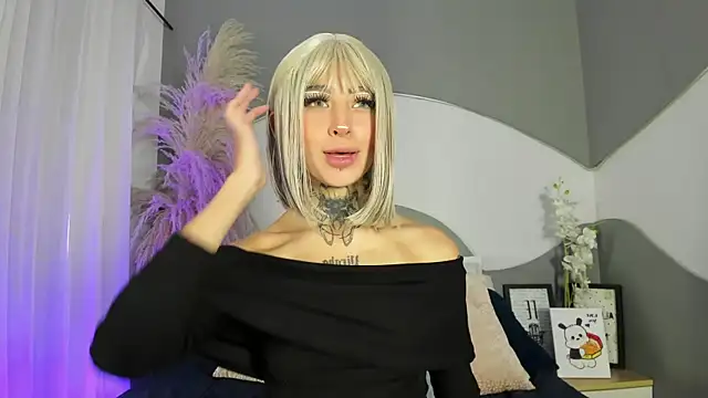 Zhally Dee online show from April 28, 12:20 pm