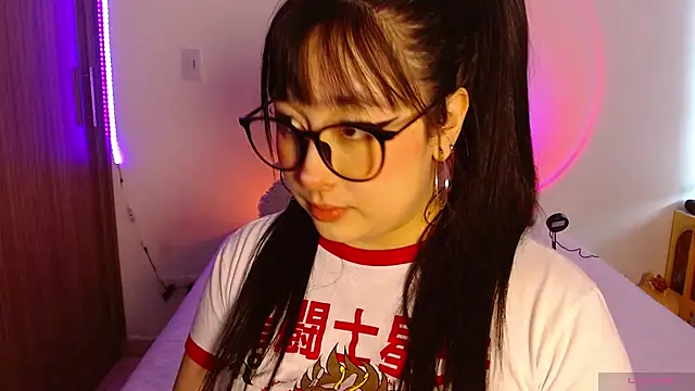 Oliviargf online show from April 24, 12:41 pm