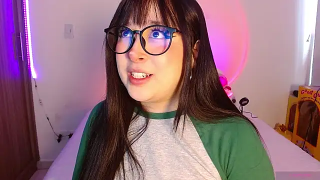 Oliviargf online show from April 23, 12:29 pm