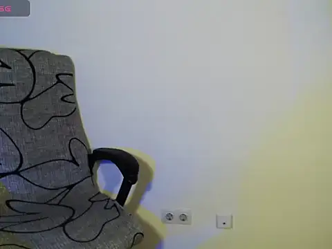 Hannah Kiim online show from March 3, 10:38 pm