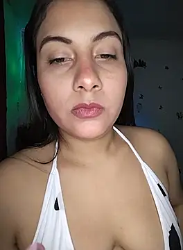 Snapshot of esmeralda_jadees chatting on September 28, 8:14 pm esmeralda jadees online show from September 28, 8:14 pm