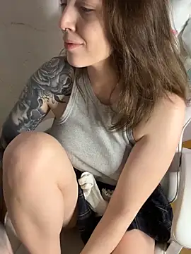 Bella Gloria online show from November 12, 3:10 pm