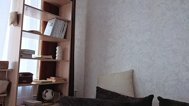 Kira mindnes online show from April 26, 1:42 pm