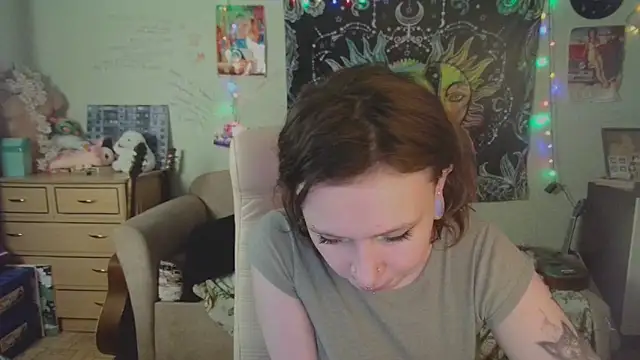 Snapshot of Lil_foxxx chatting on October 1, 2:22 pm Lil foxxx online show from October 1, 2:22 pm
