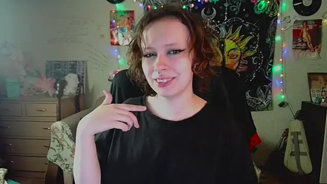 Snapshot of Lil_foxxx chatting on September 13, 12:57 pm Lil foxxx online show from September 13, 12:57 pm