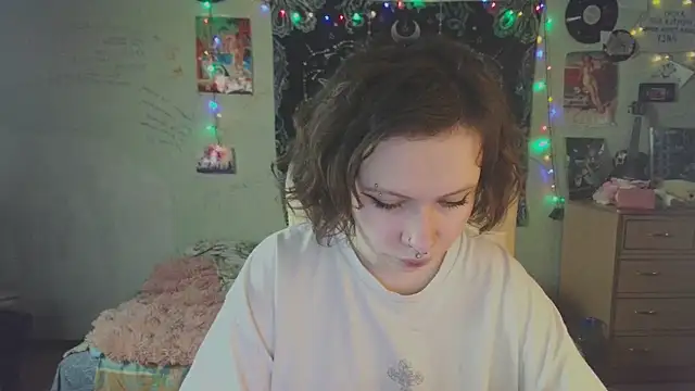 Snapshot of Lil_foxxx chatting on October 15, 12:30 pm Lil foxxx online show from October 15, 12:30 pm
