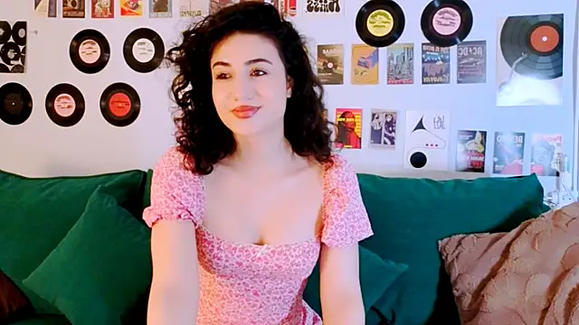 Maya Rogerss online show from June 9, 3:00 pm