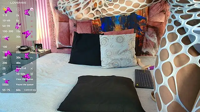 goldilockss15 online show from October 20, 3:20 am