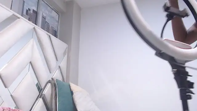 willow smitt online show from April 24, 1:58 pm