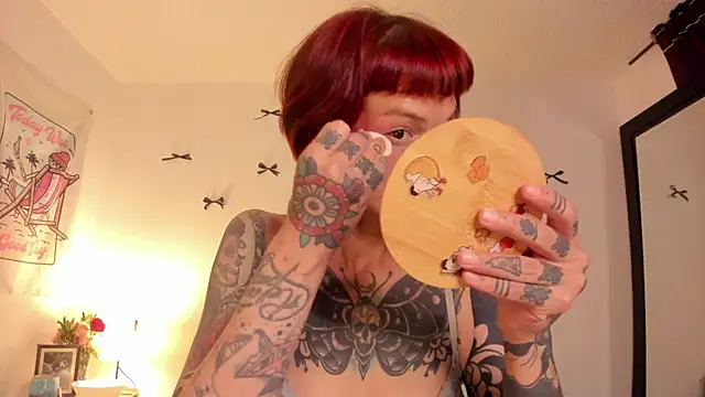 Alessamoth online show from April 26, 10:40 pm