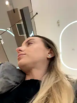 AlexisWhit online show from November 23, 8:49 am