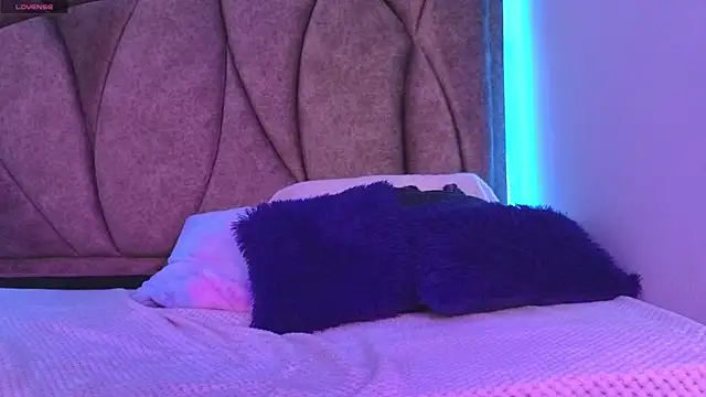 Kanela miller  online show from April 19, 11:43 am