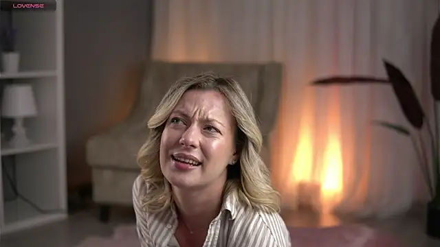 AnnastasiaMills online show from April 21, 1:42 am