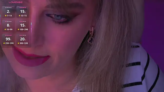 CandyLadyyy online show from April 25, 9:01 pm