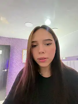 LunaCandy  online show from March 11, 8:00 pm