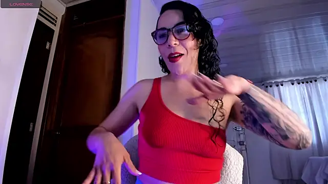 mia velvet1 online show from April 22, 4:37 pm