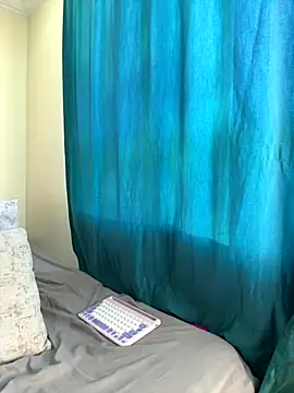 Ivelleee  online show from October 28, 10:25 pm