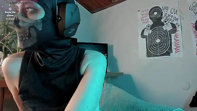 Snapshot of cos_operator chatting on September 14, 10:18 pm cos operator online show from September 14, 10:18 pm