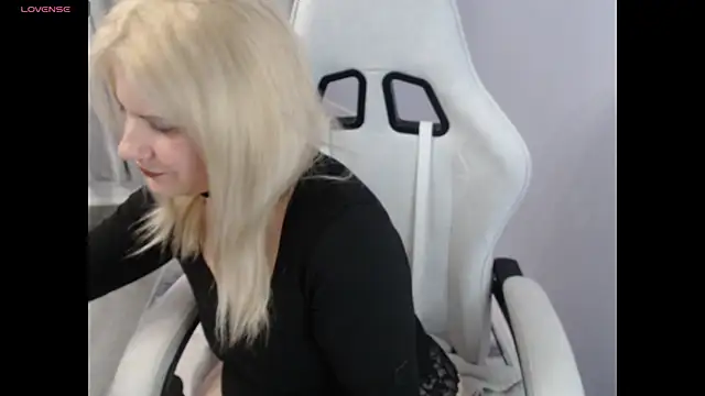 BellaStar84 online show from October 31, 1:04 pm