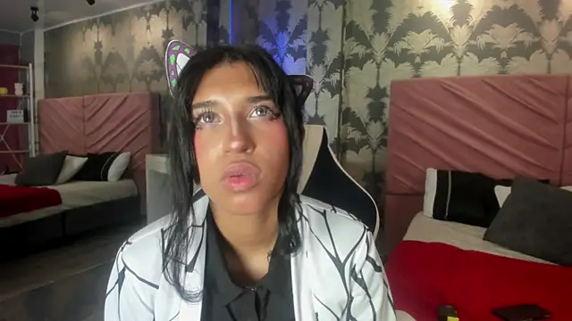 Karin Ks online show from October 2, 7:52 pm