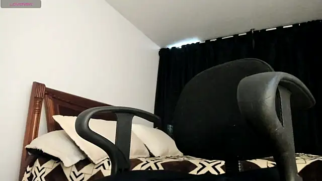 Hat girl online show from May 12, 9:43 pm