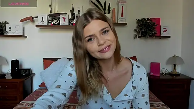 Snapshot of HaleyReedme chatting on September 30, 7:25 am HaleyReedme online show from September 30, 7:25 am