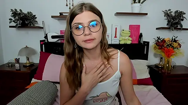HaleyReedme online show from June 6, 7:36 am