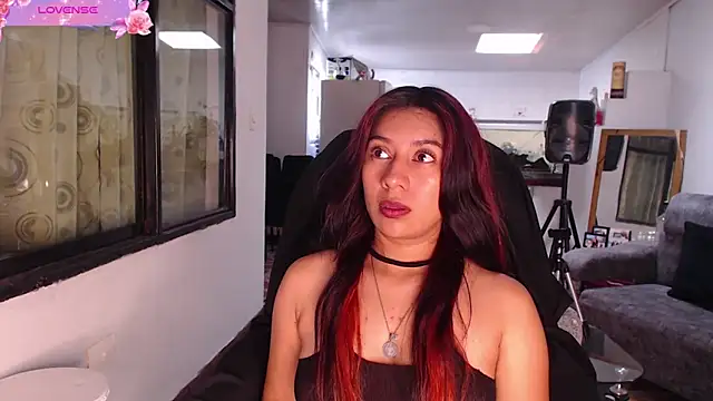 Snapshot of yes0225 chatting on October 8, 2:21 pm yes0225 online show from October 8, 2:21 pm