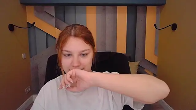 AngelinaLow online show from April 27, 11:29 am