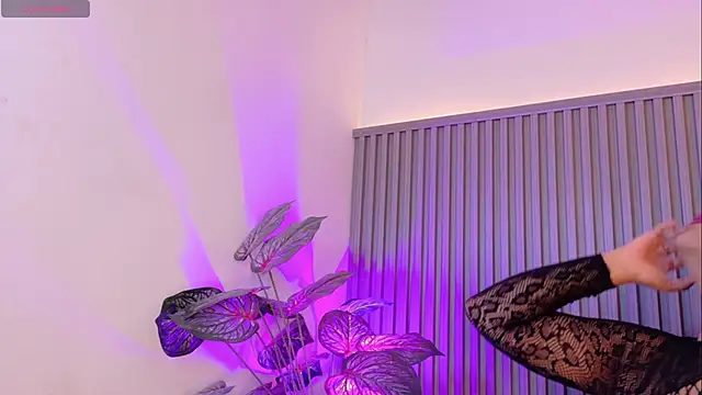 TiffanyWalk online show from November 27, 11:35 am