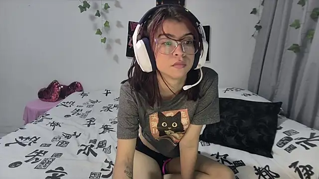 sarah sm online show from June 3, 8:25 pm