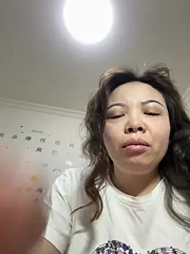 aa520uv online show from April 19, 3:06 am