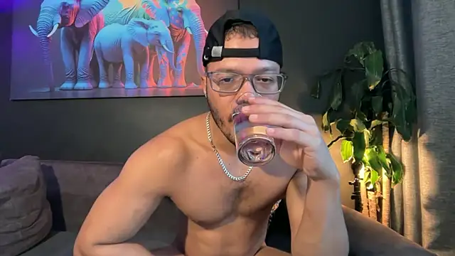 highlatin guysoficial online show from July 1, 11:10 am