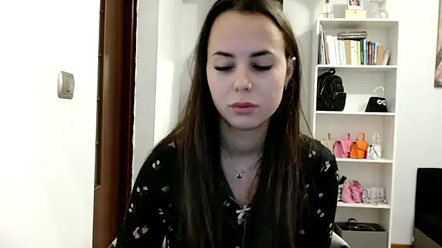 Snapshot of MayaJoy24 chatting on October 12, 6:32 pm MayaJoy24 online show from October 12, 6:32 pm