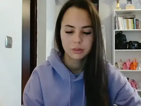 Snapshot of MayaJoy24 chatting on October 19, 7:21 am MayaJoy24 online show from October 19, 7:21 am