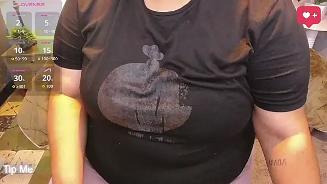 ailyn maury online show from April 22, 1:13 am