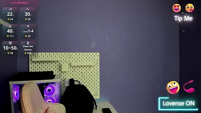 Alice 26  online show from November 12, 3:21 pm