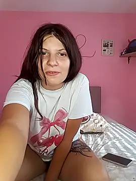 Snapshot of MeCherryy chatting on September 9, 1:44 pm MeCherryy online show from September 9, 1:44 pm