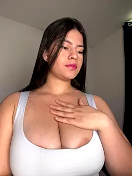 Saanvi21 online show from November 11, 1:19 pm