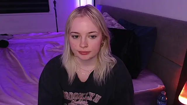 margot robbie7 online show from April 9, 1:30 am