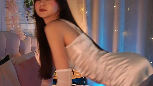 EvaMossi online show from April 27, 5:26 am