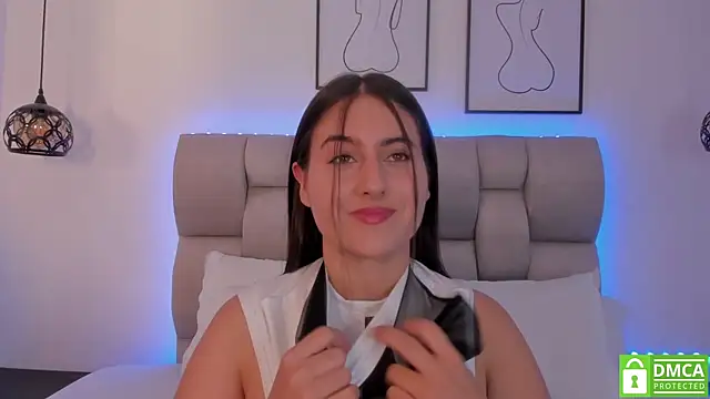 Hanna Evans   online show from May 30, 1:09 pm